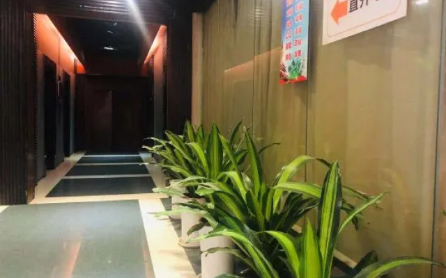 QMAX Peninsula Hotel (Huainan Top 100 Business and Trade)