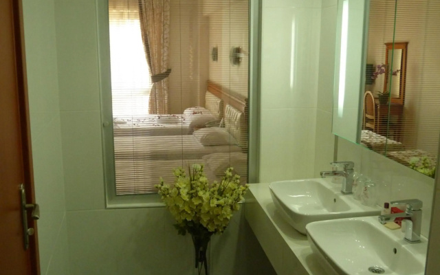 Mic Royal Hotel
