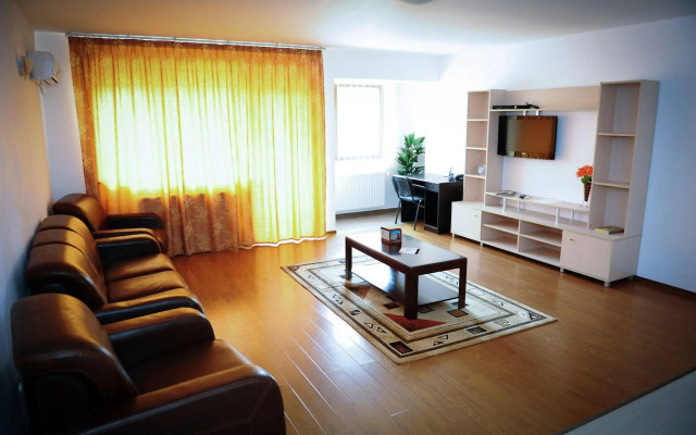 Lira Pacific Aparthotel