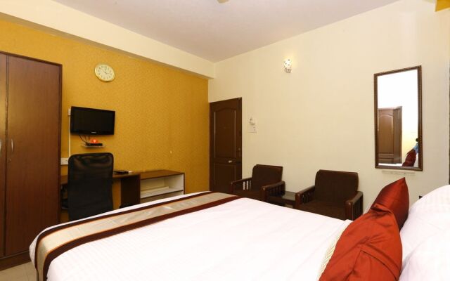 OYO Flagship 475 Audi Nivas, North Usman Road