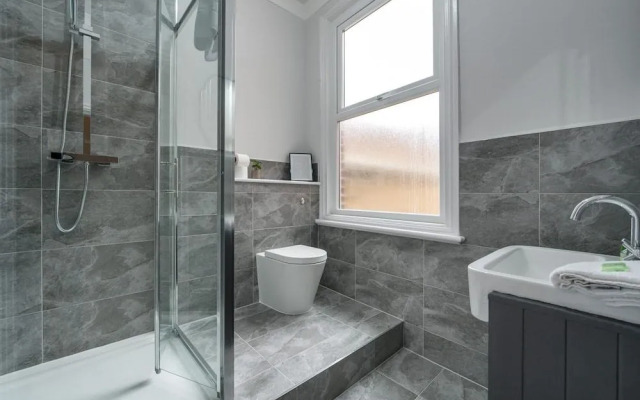 Host Apartments Seel St Modern Townhouse Apt