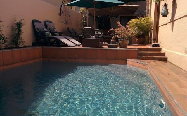 BOUGAIN'VILLAS