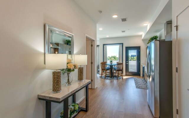 920un315 1 Bedroom Condo