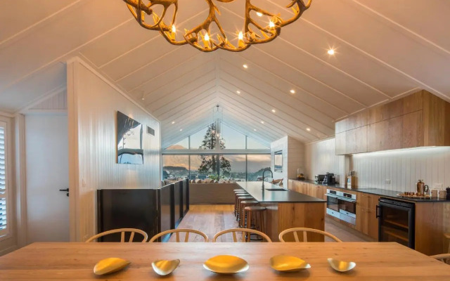 Kahurangi Luxury Holiday Home by MajorDomo