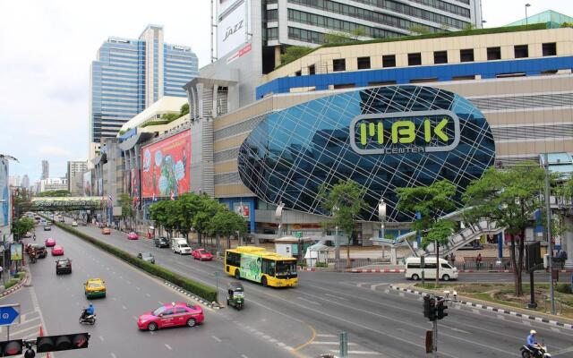 Cubic Bangkok Hostel