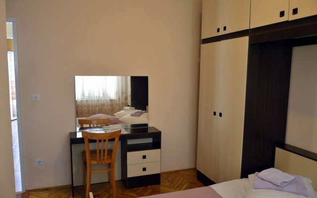 Apartments Zdravko