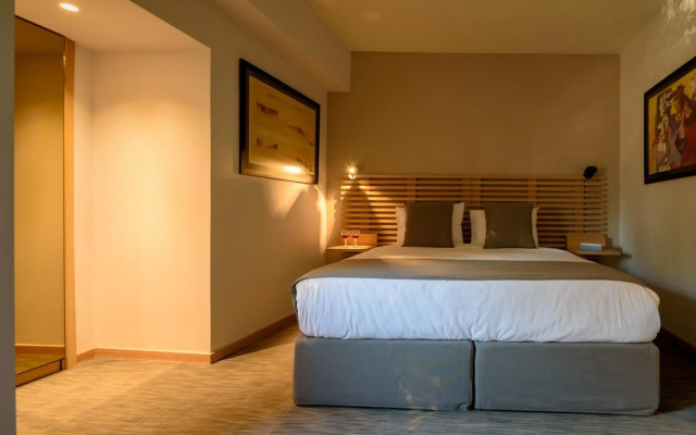 Fos DownTown Suites