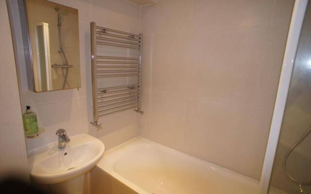 Brompton House - The Beach