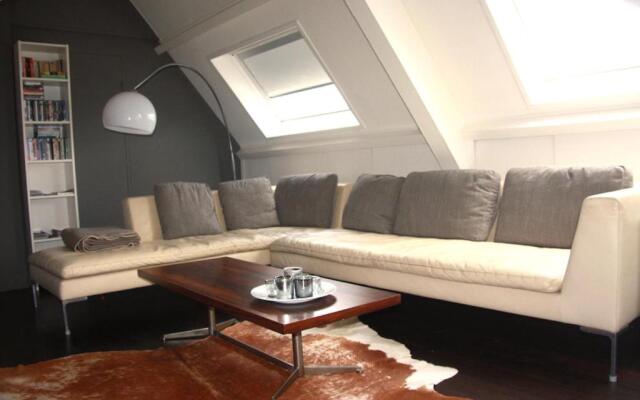 Loft, Private House with wifi and free parking for 1 car