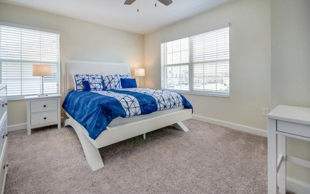 Romeo Circle Villa Storey Lake 1