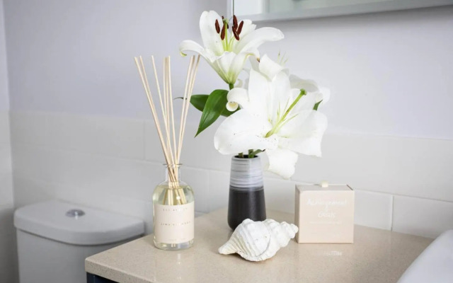 Whitsunday view BOHO apartment in Airlie Beach