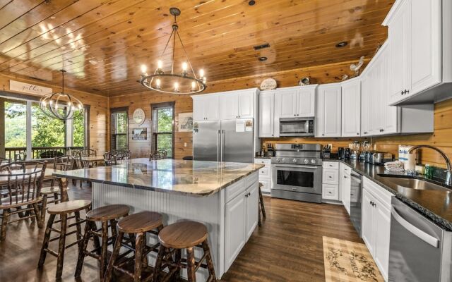 The Great Maple Retreat 13 Bedroom Home by Redawning