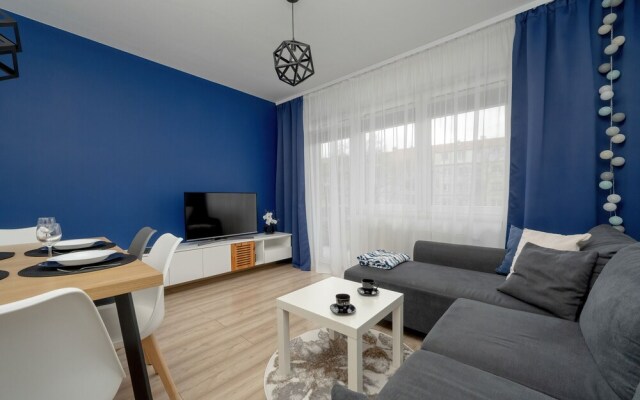 Klimasa White&blue Apartment by Renters