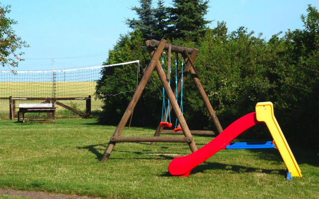 Flat in Klocksin with a garden