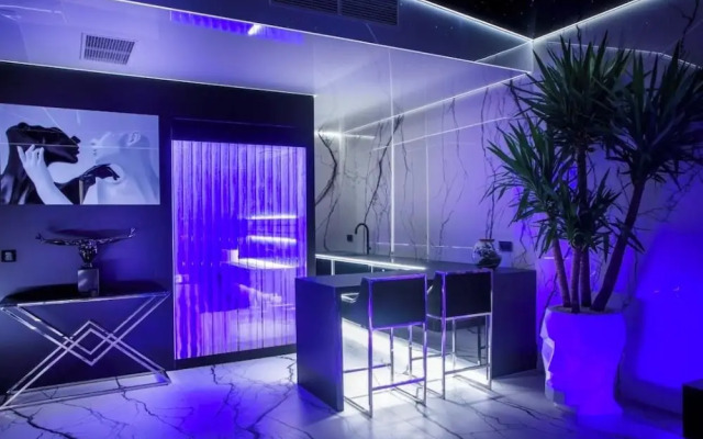 Apartments in Sky Tower with Bathtub near the window
