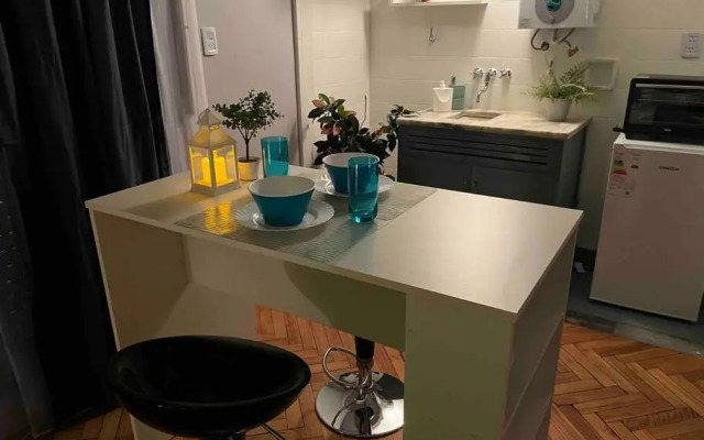 Monoambiente muy luminoso 2 cuadras Plaza de Mayo.