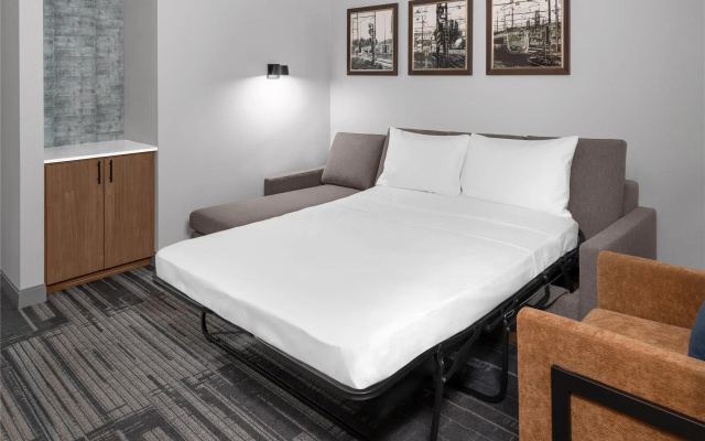 DoubleTree by Hilton Midland West Loop I-250