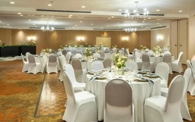 Holiday Inn Hotel & Conference Centre