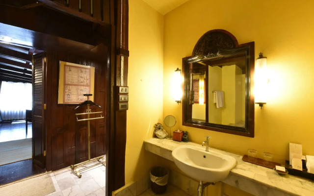 Zantiis Ndol Villas