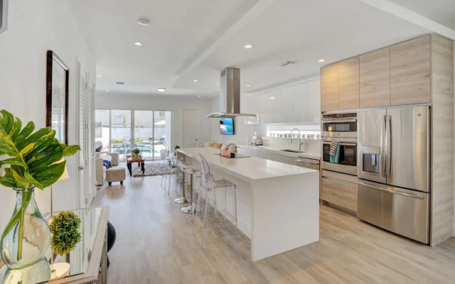 4BR Pool Townhome Duplex by Jos17