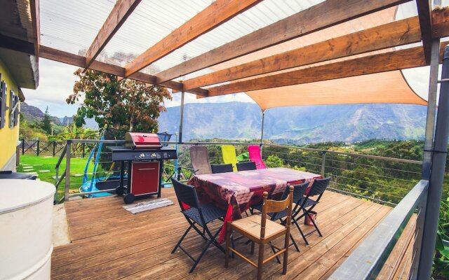 House With 4 Bedrooms in Cilaos, With Wonderful Mountain View, Enclosed Garden and Wifi - 4 km From the Slopes