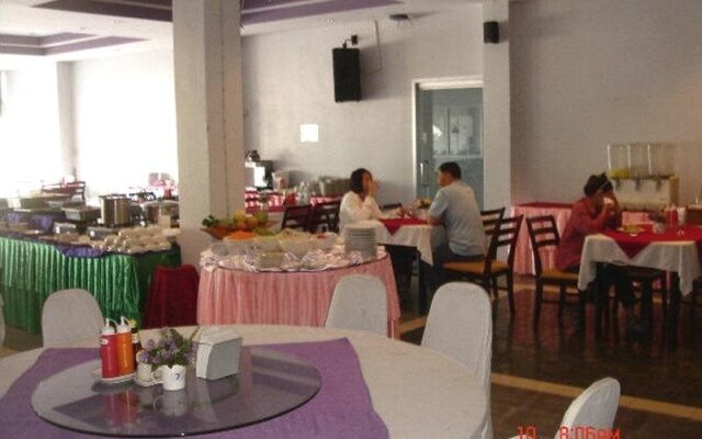 Thanintorn Greenpark Hotel