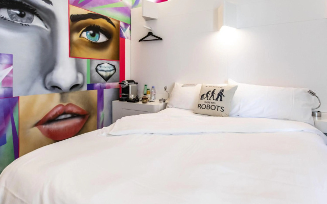 ibis Styles Lausanne Center MadHouse – Guest Rooms – Lausanne