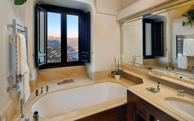 Monastero Santa Rosa Hotel & Spa