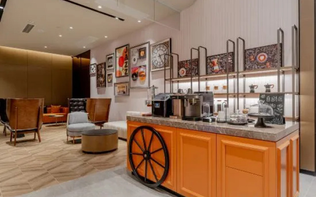 Homeinn Plus Hotel (Shanghai Hongqiao Airport Qixin Road)