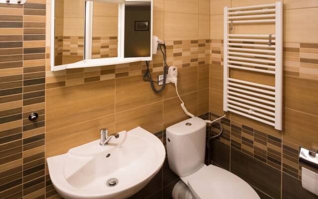 School Apartment by metro stop Vyšehrad