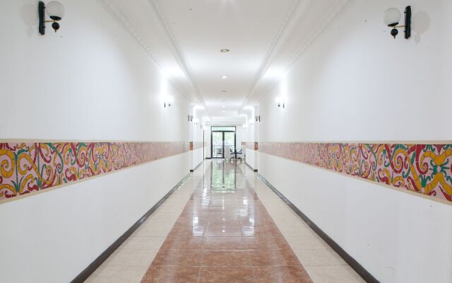 New B Hotel by RedDoorz