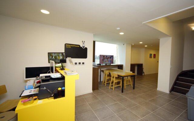 24 Guesthouse Sinchon Avenue