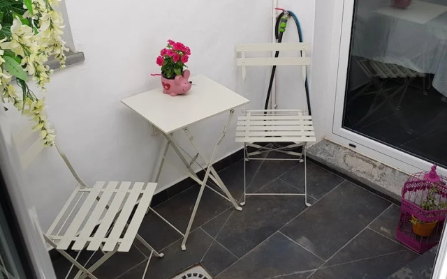 Lovely Bed House With one Room in Monsaraz Castle