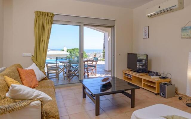 2 Bedroom Villa, Pool, Sea Views, Agios Nikolaos,
