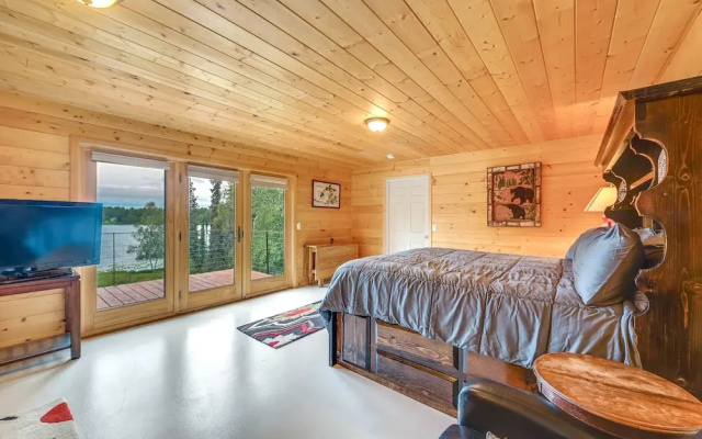 Spacious Soldotna Home w/ Mackey Lake Views!