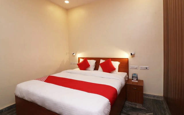 OYO Flagship 23709 Hotel Meerut International