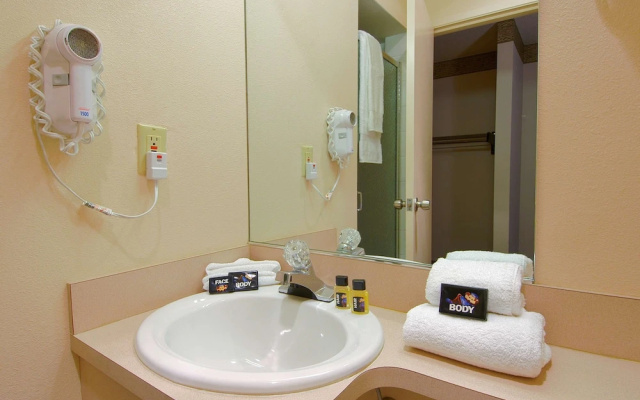 Salem Travelodge
