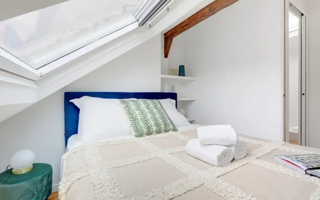 Cozy & Elegant Retreat Near Notre-Dame