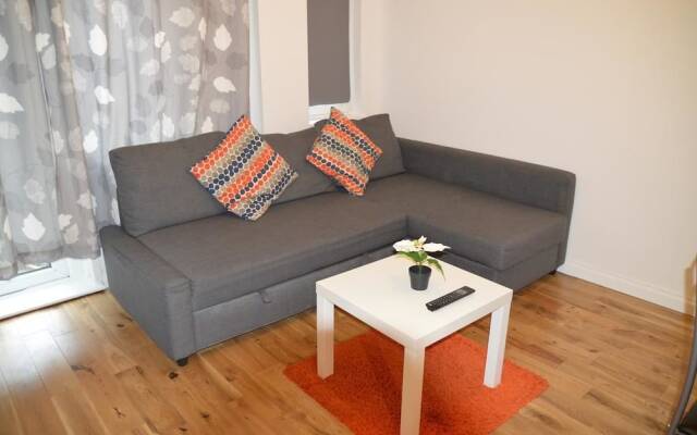 London Borough Station Apartment