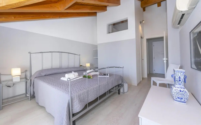 Blu Lake Apartment on Ghiffa Beach