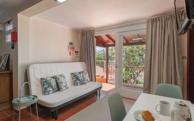 Apartment With Garden - Casa Frangipani