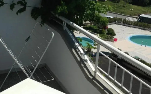 Yanis Guest House