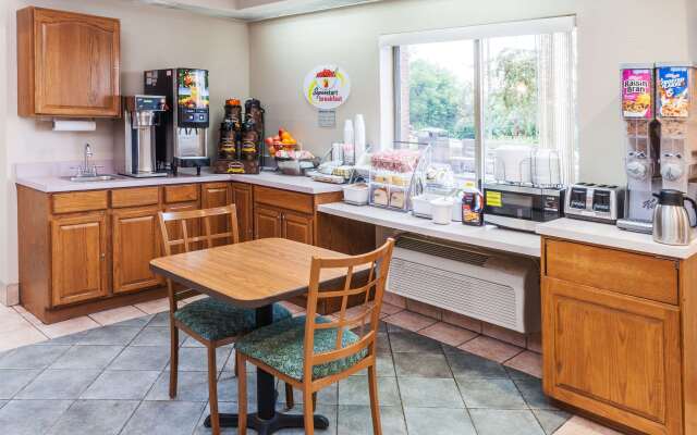 Super 8 by Wyndham Valparaiso