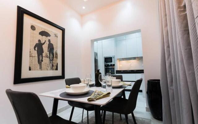 Palm Spring Luxury Apartment
