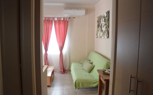 Akis Apartments