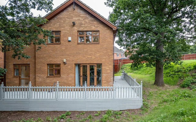 Maidenhead  Pet Friendly  4 Bed House
