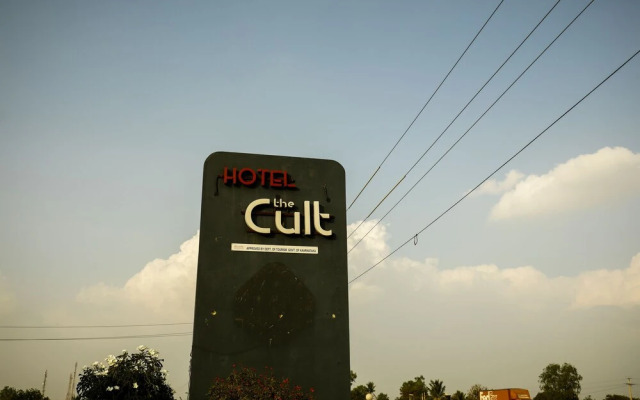 OYO 28365 Hotel The Cult