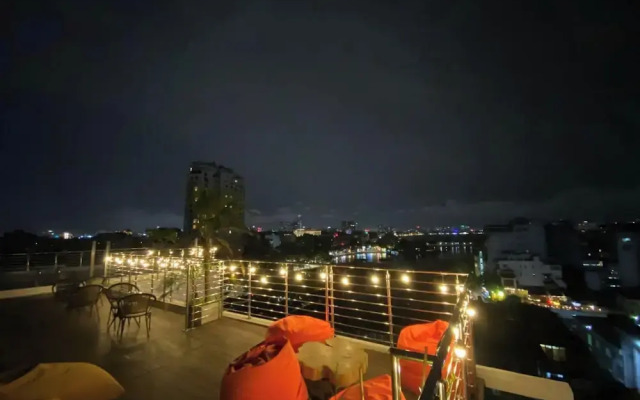 Luxe Paradise Premium Hotel