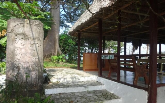 Hotel Santa Bárbara Tikal