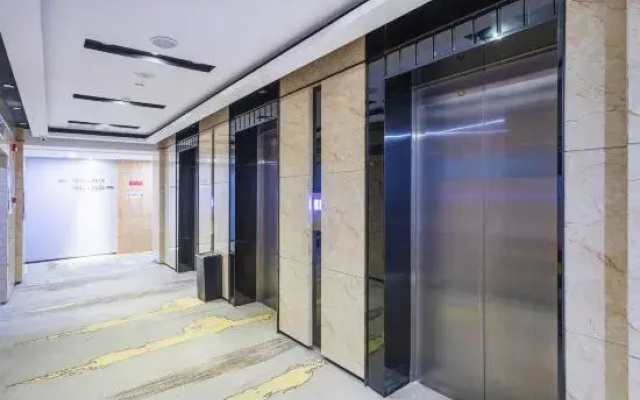 Chongqing Langqin Light Luxury Boutique Hotel